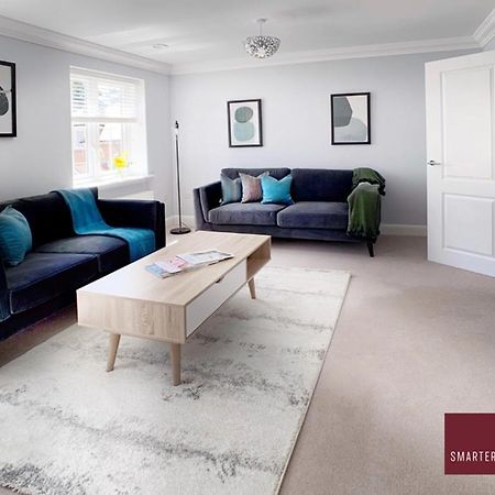 Maidenhead, Leander - 3 Bedroom - Parking & Garden ภายนอก รูปภาพ