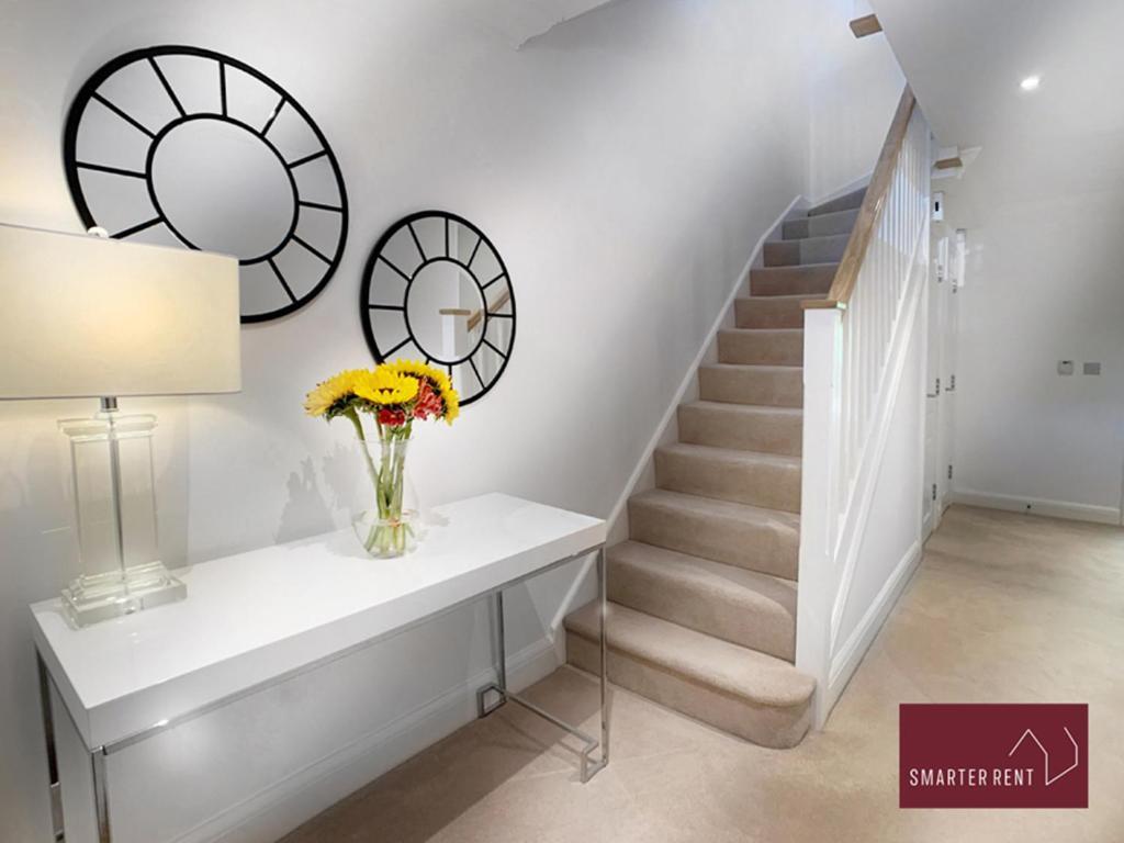 Maidenhead, Leander - 3 Bedroom - Parking & Garden ภายนอก รูปภาพ
