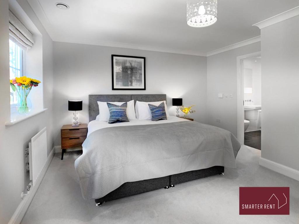 Maidenhead, Leander - 3 Bedroom - Parking & Garden ภายนอก รูปภาพ