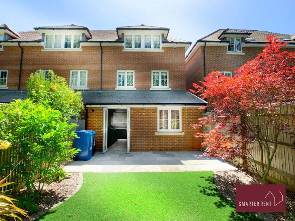 Maidenhead, Leander - 3 Bedroom - Parking & Garden ภายนอก รูปภาพ